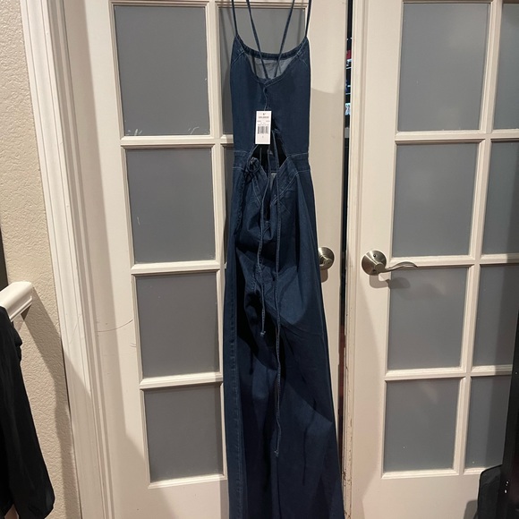 NWT Good American denim jumpsuit NWT size 2. Actual color is dark blue - Picture 4 of 5